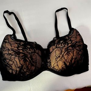 Victoria’s Secret black lace bra 36D